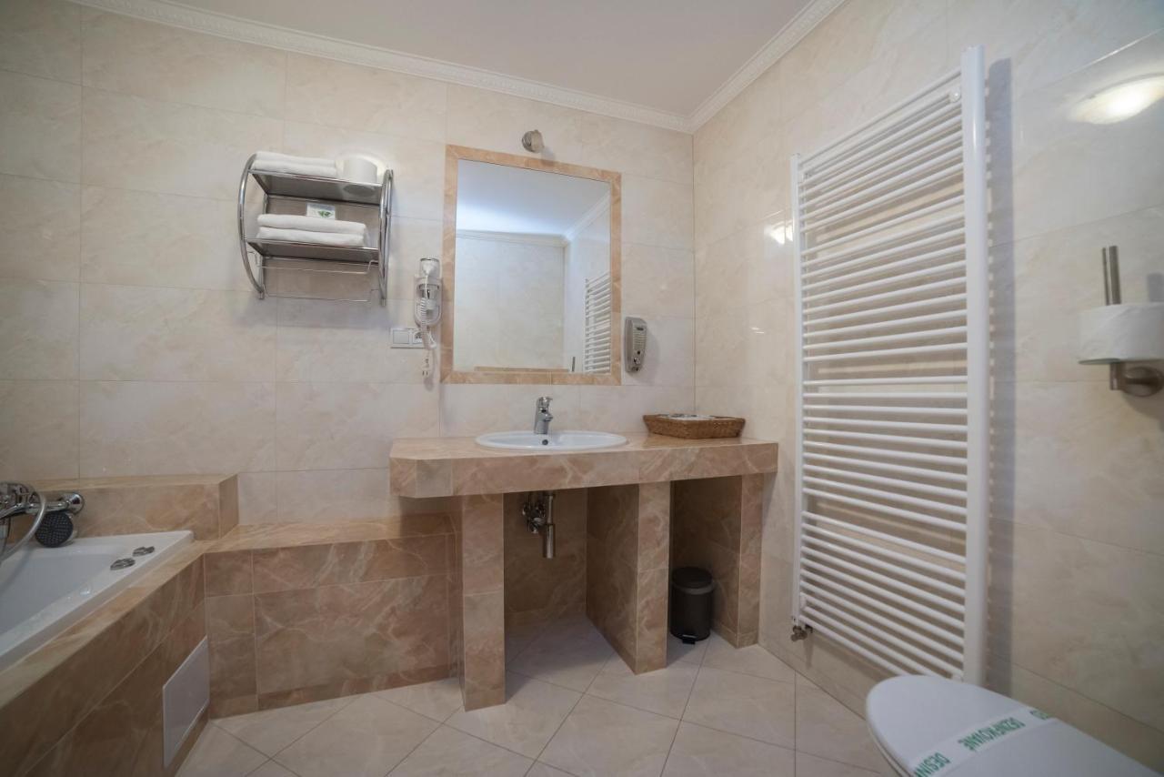 Hotel Alfa Giraltovce Dış mekan fotoğraf