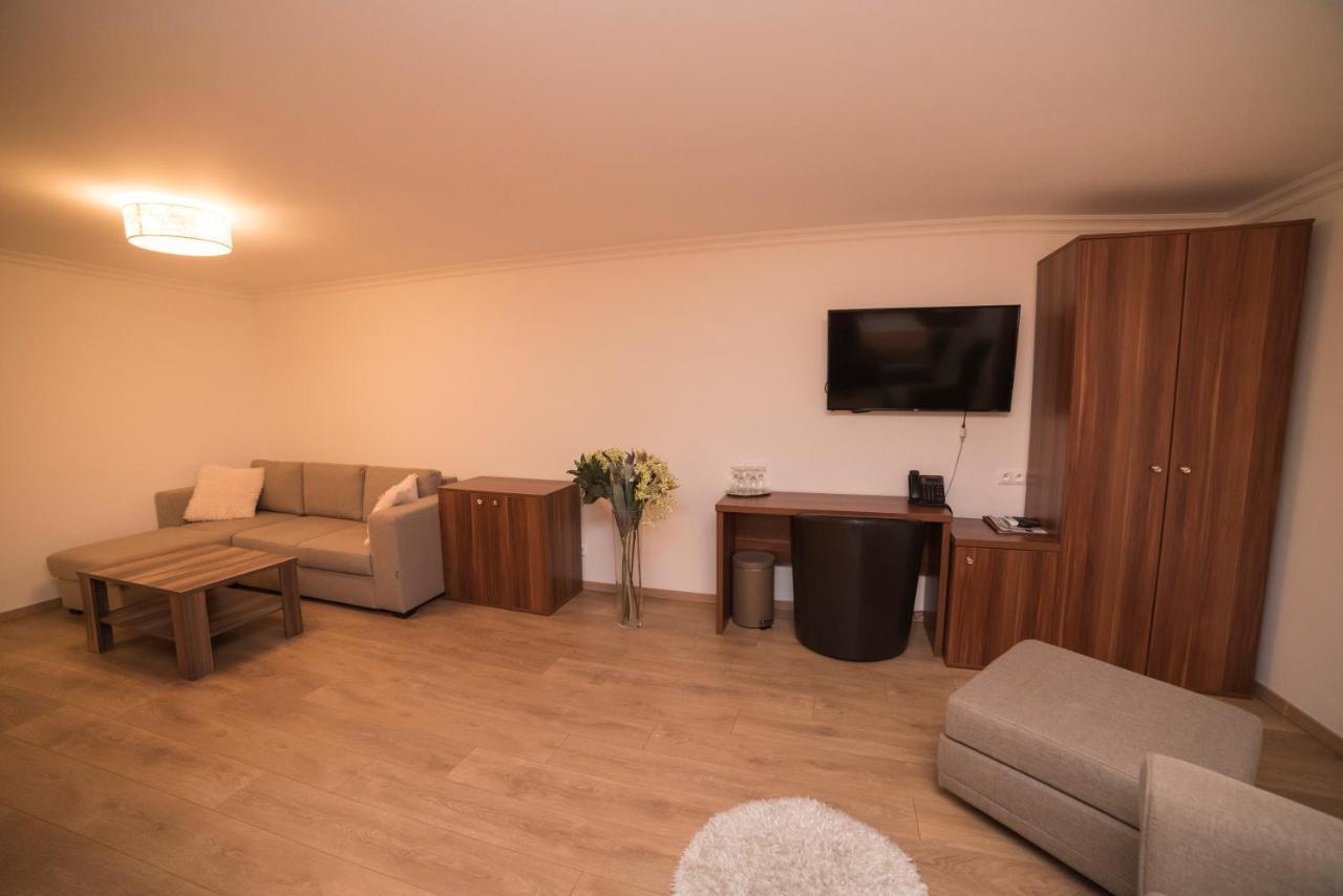 Hotel Alfa Giraltovce Dış mekan fotoğraf